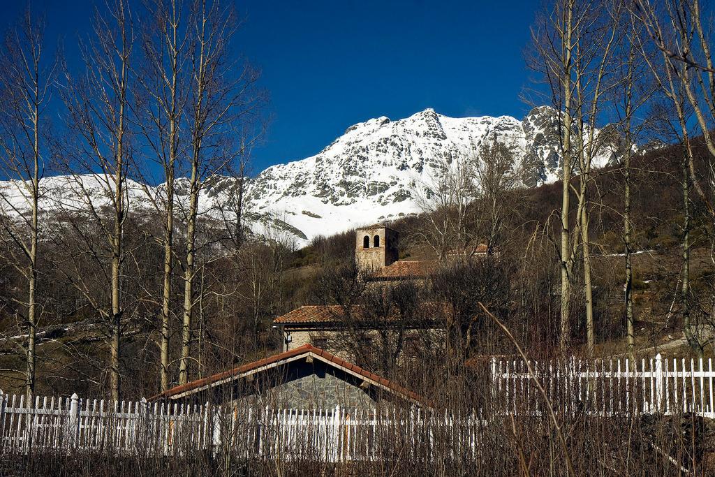 Gasthaus Casa Rural Curavacas Vidrieros Exterior foto